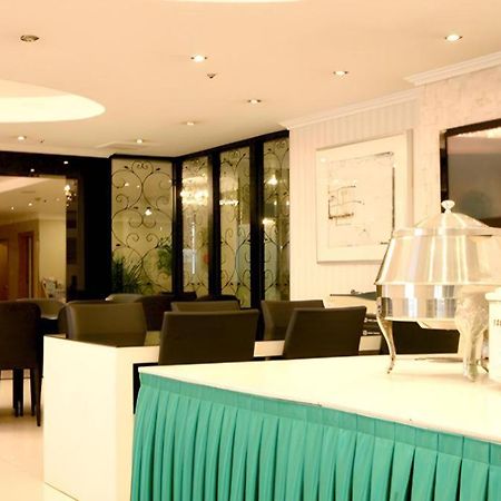 Hotel Olympic Changwon Bagian luar foto