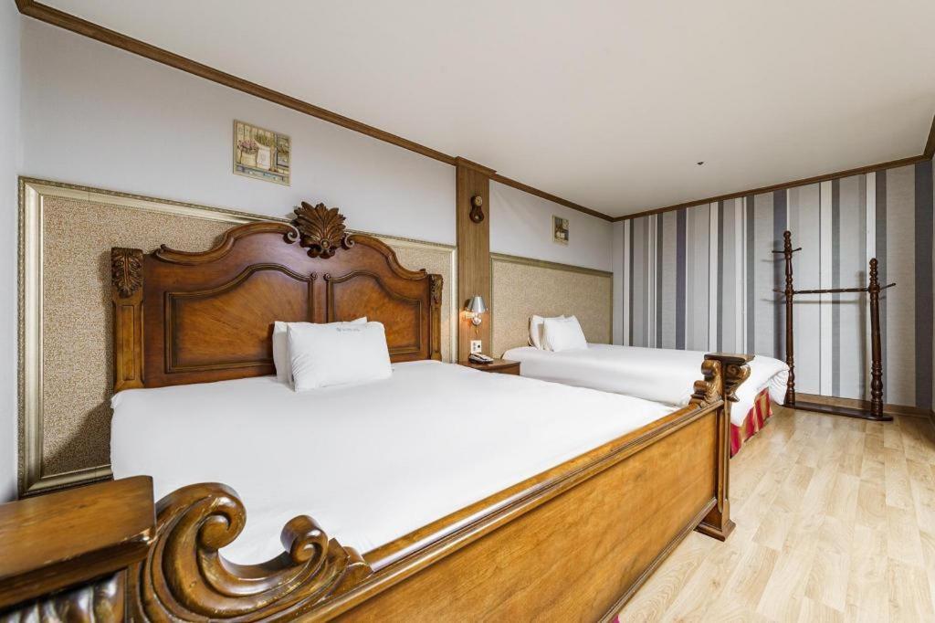 Hotel Olympic Changwon Bagian luar foto