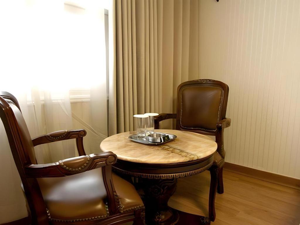 Hotel Olympic Changwon Bagian luar foto