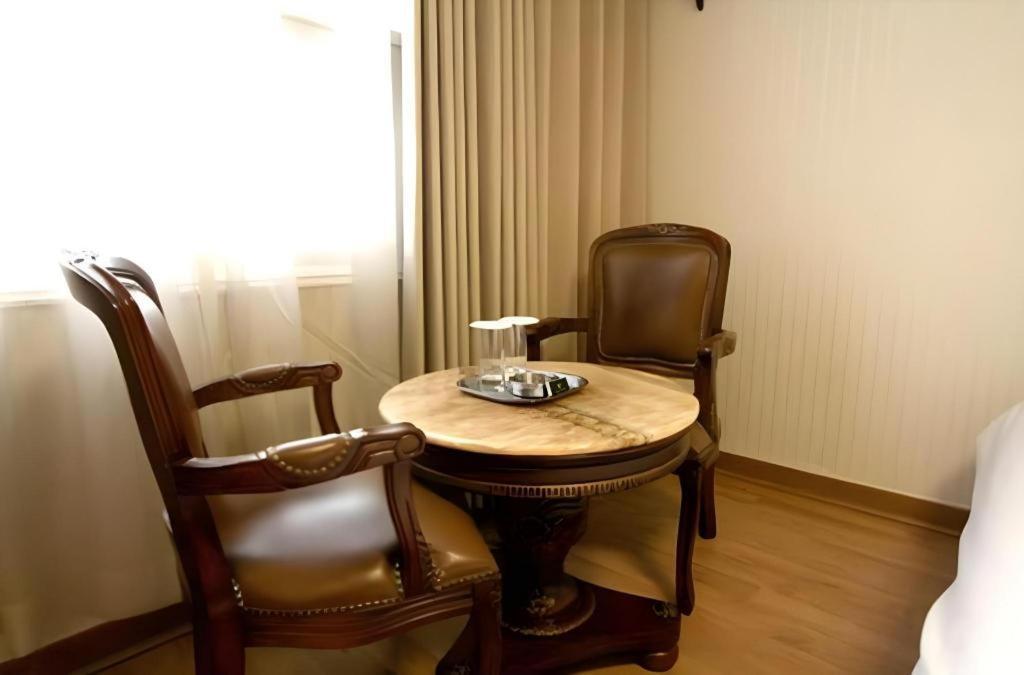 Hotel Olympic Changwon Bagian luar foto