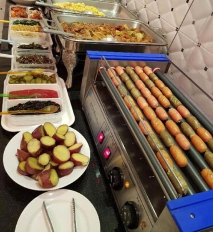 Hotel Olympic Changwon Bagian luar foto