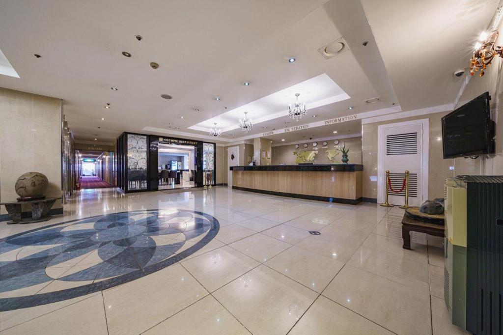 Hotel Olympic Changwon Bagian luar foto