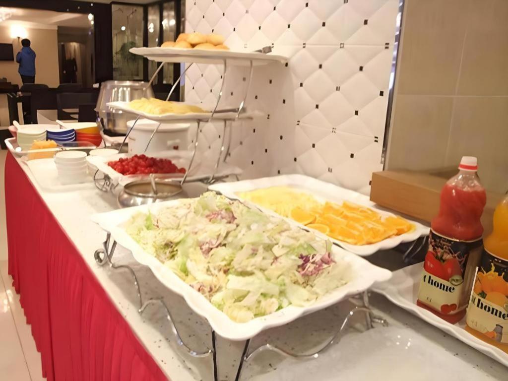 Hotel Olympic Changwon Bagian luar foto